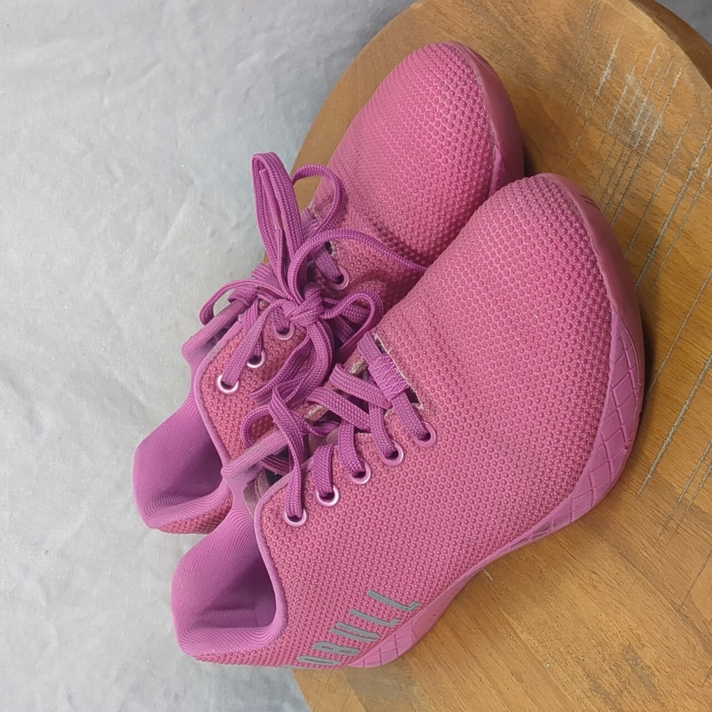 NOBULL OUTWORK IN NEON PINK SNEAKERS WOMENS SIZE 7.5